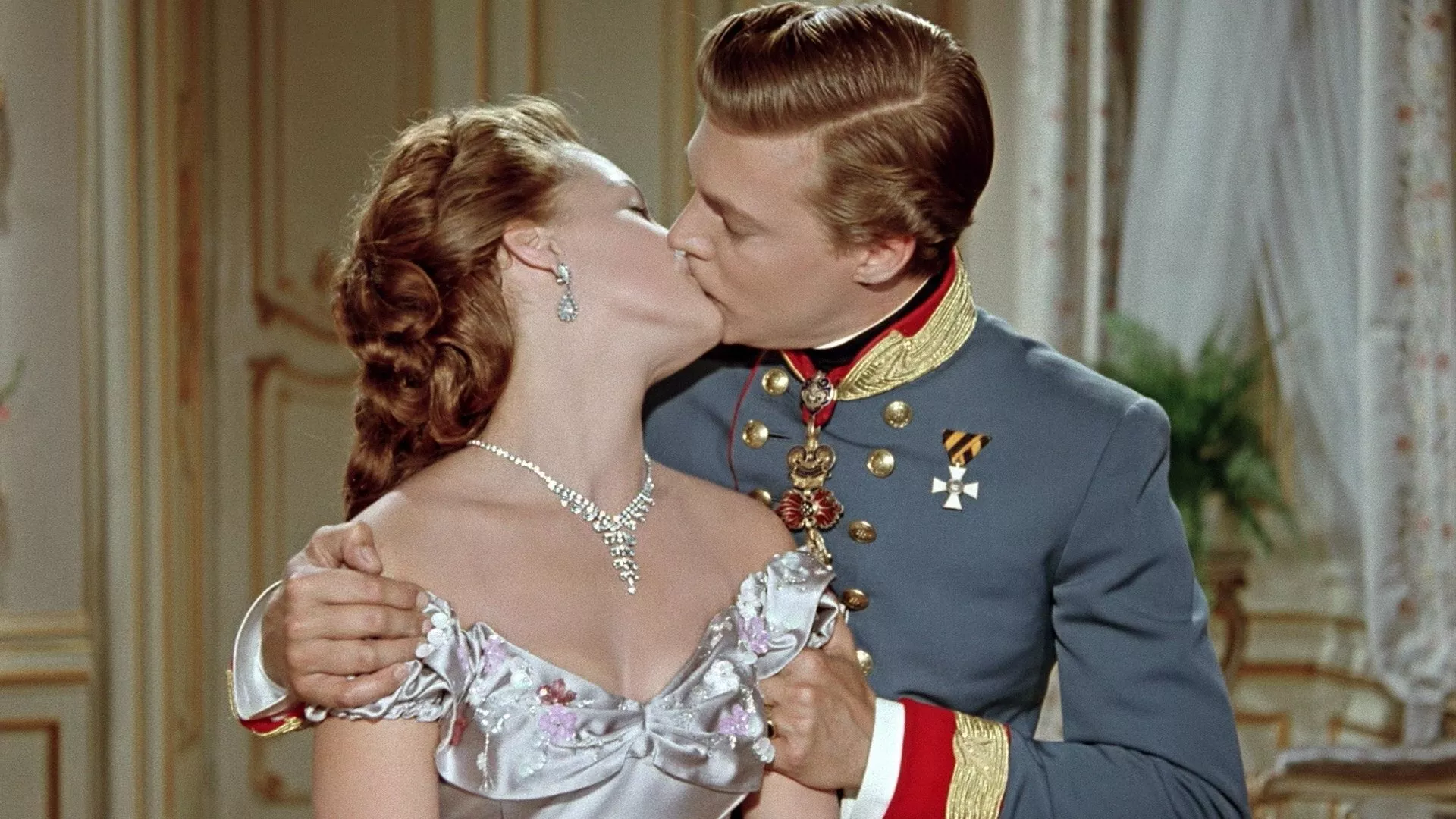 video-section-banner-image